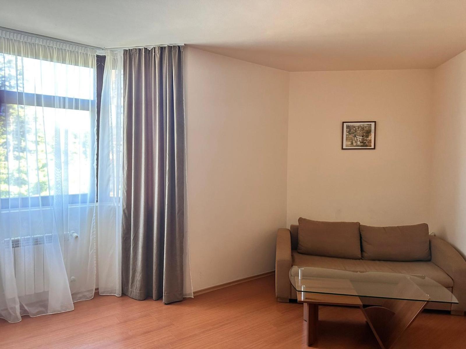 Charming One Bed Apartment 423 In Main Flora Building 波罗维茨 外观 照片